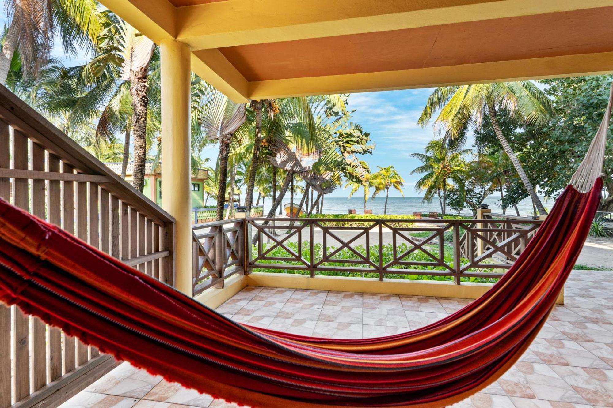 Guest house Coconut Row Boutique