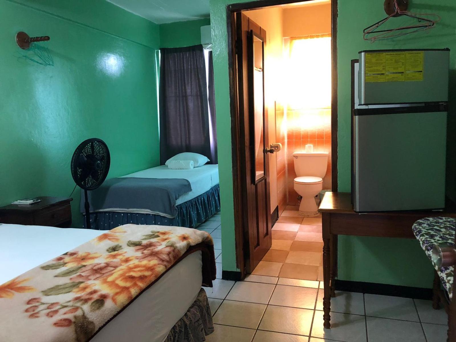 Chaleanor Hotel Dangriga