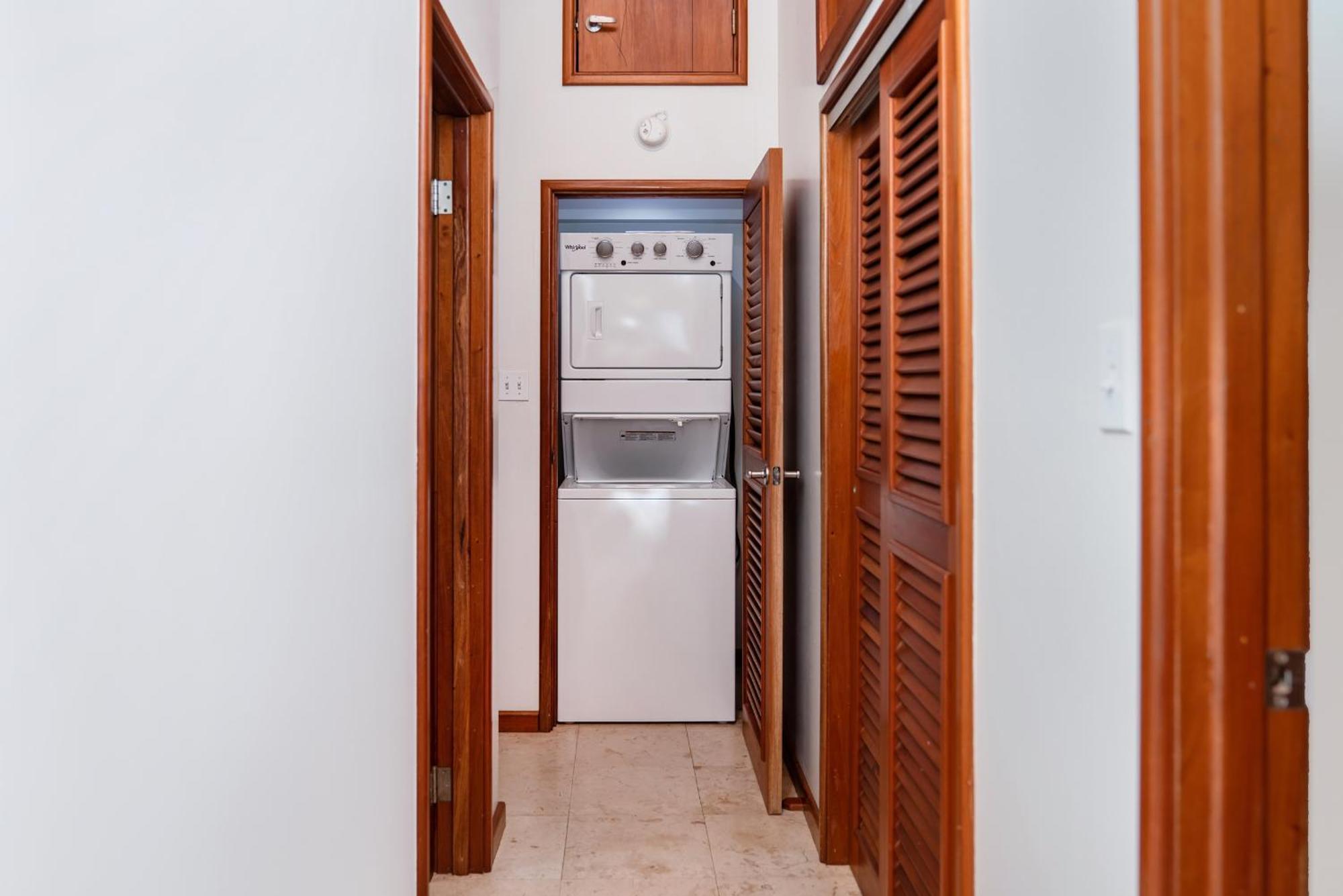 Residences At Barrier Reef 8c Oceanview 2 Bedroom By Floreo *