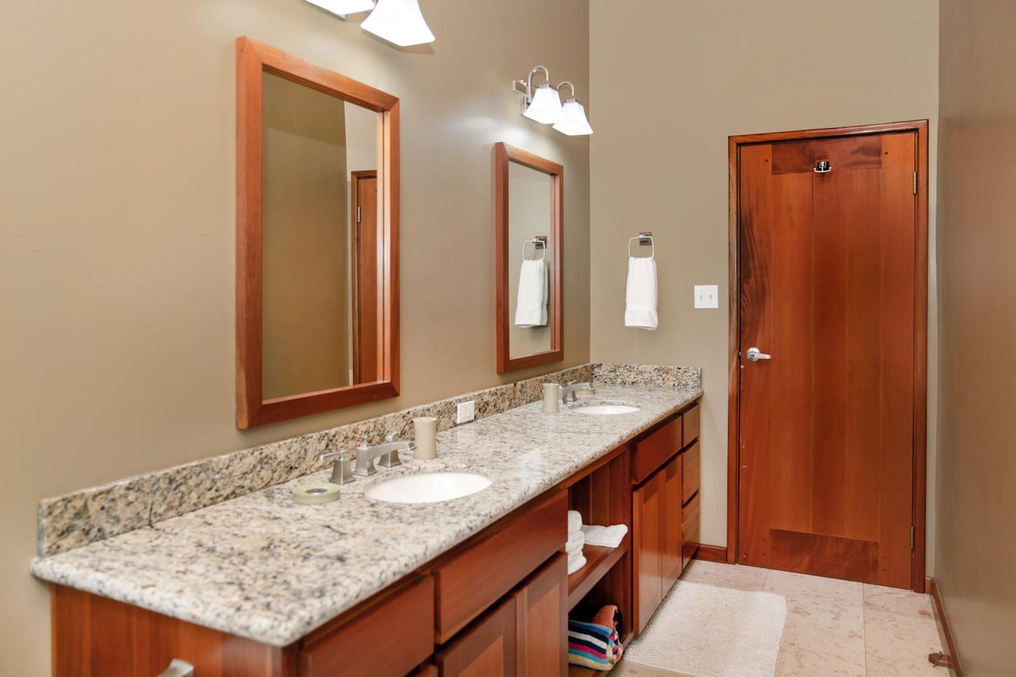 Residences At Barrier Reef 8c Oceanview 2 Bedroom By Floreo Holiday home
