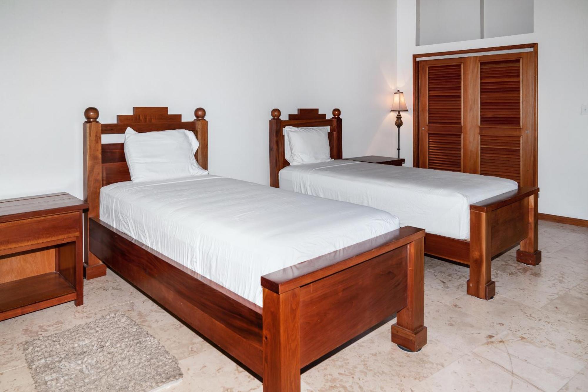 Holiday home Residences At Barrier Reef 8c Oceanview 2 Bedroom By Floreo
