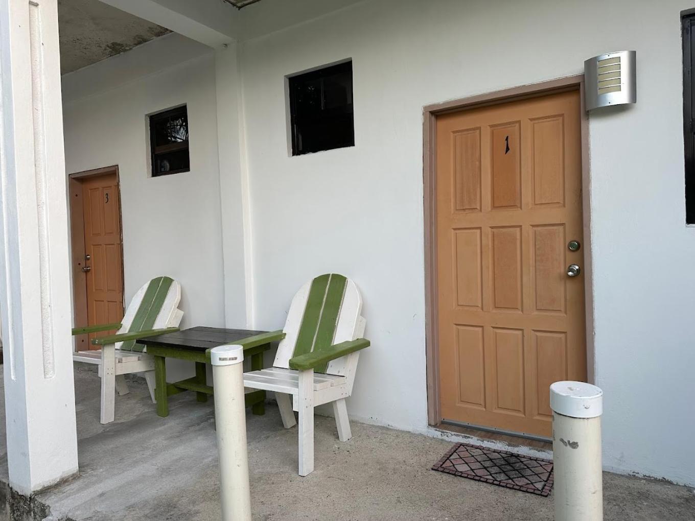 Imani's * Placencia
