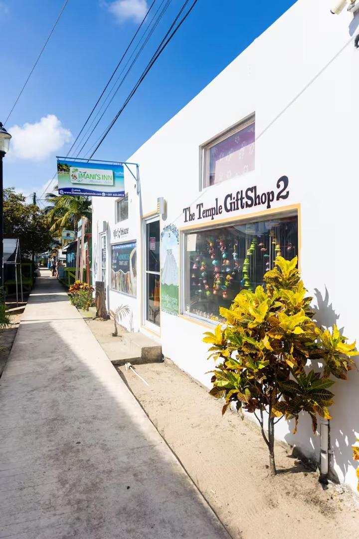 Imani's Placencia