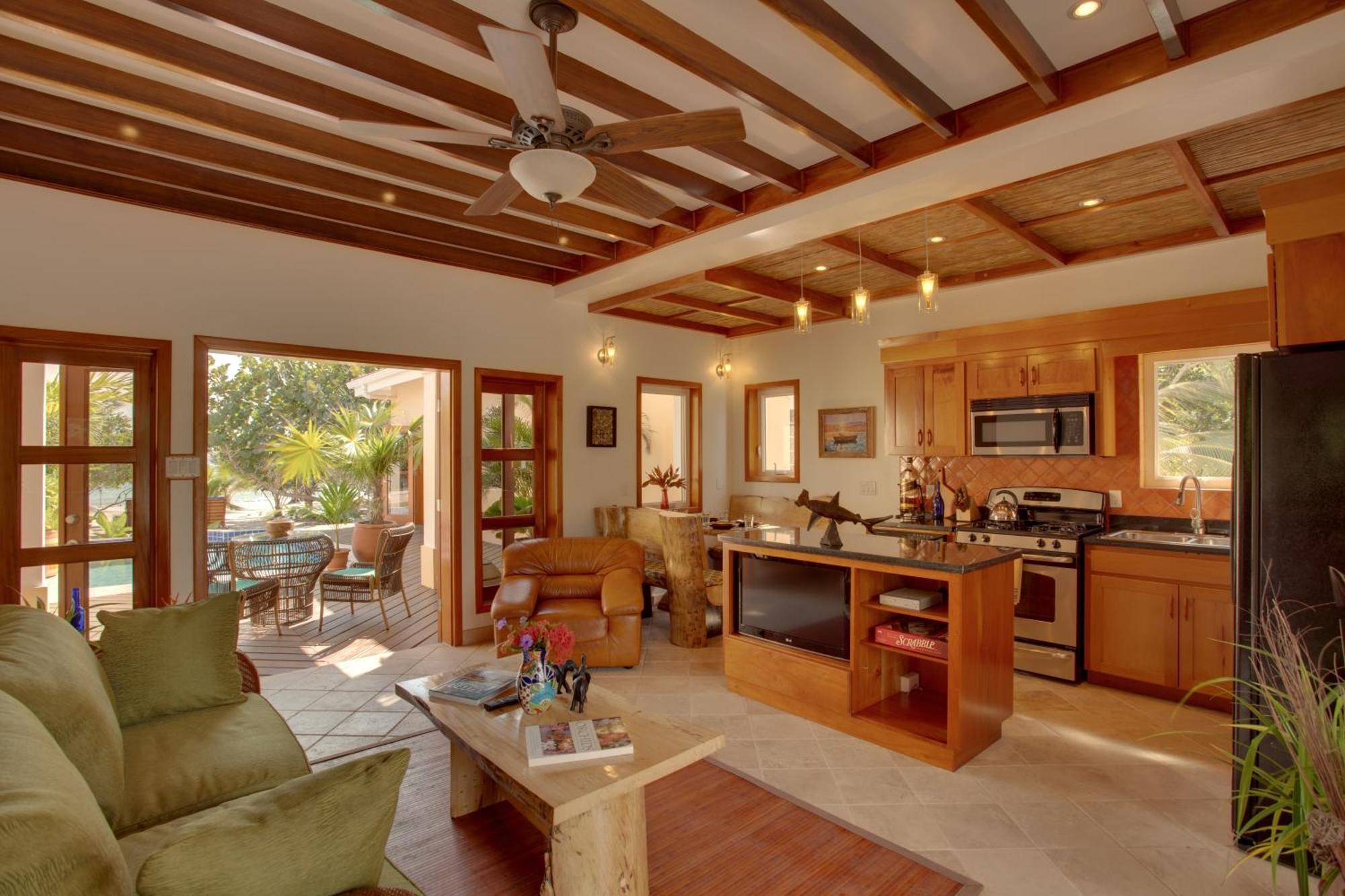 Resort Naia And Placencia