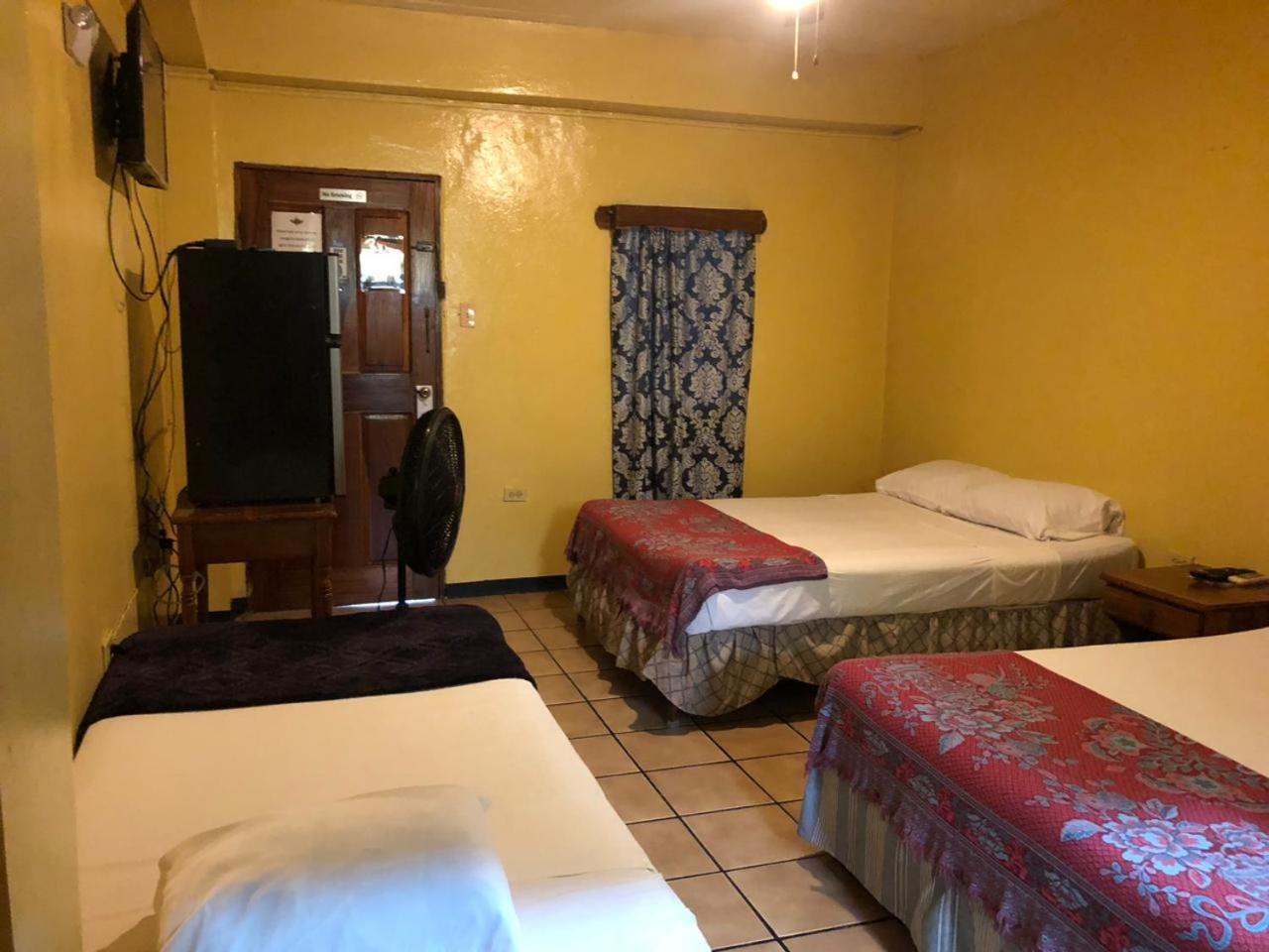 Chaleanor Hotel Dangriga
