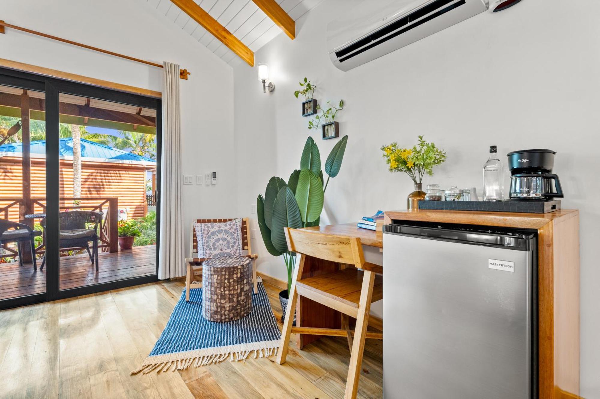 Guest house Coconut Row Boutique Hopkins