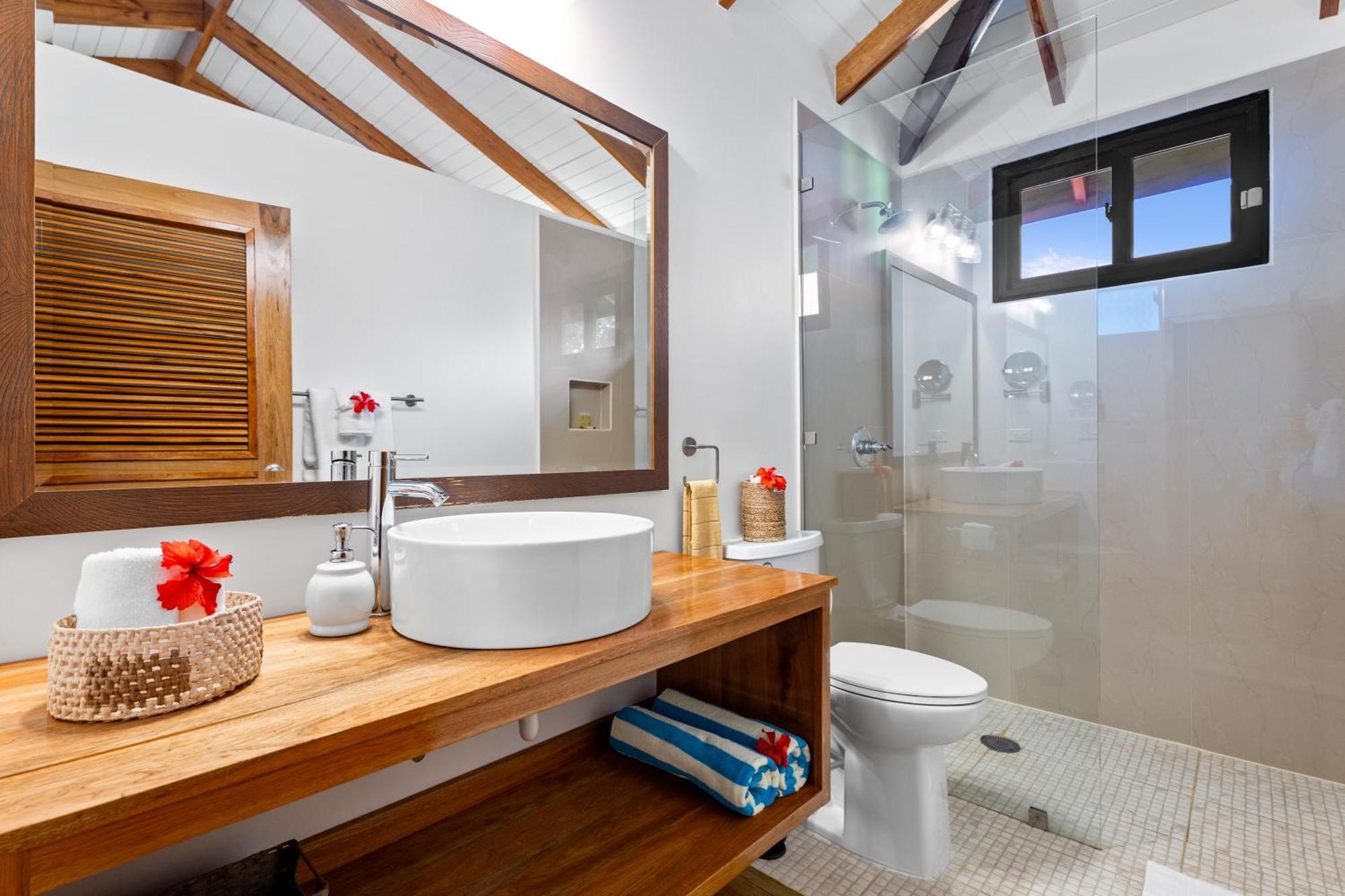 Guest house Coconut Row Boutique Hopkins