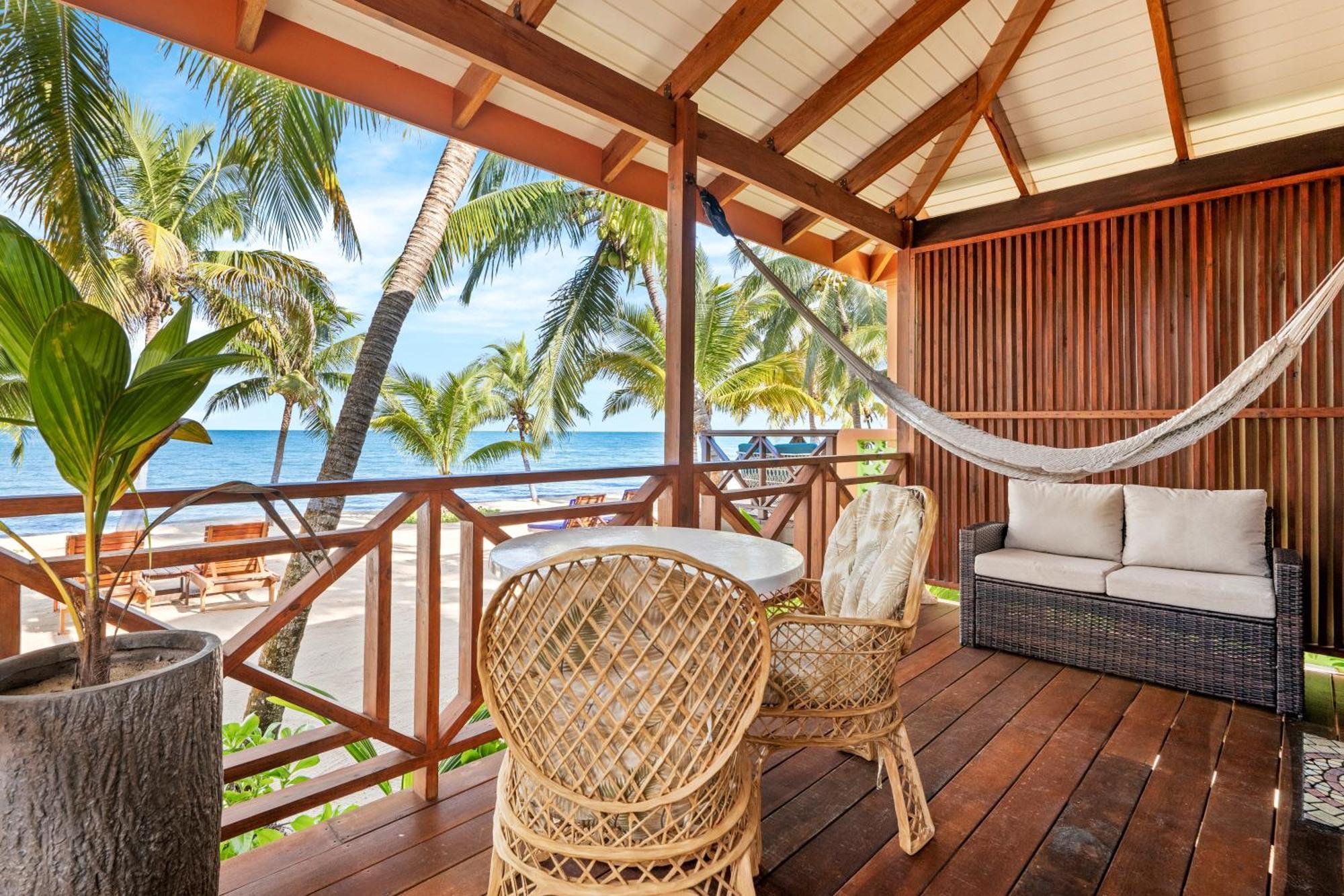 Coconut Row Boutique Guest house 4*