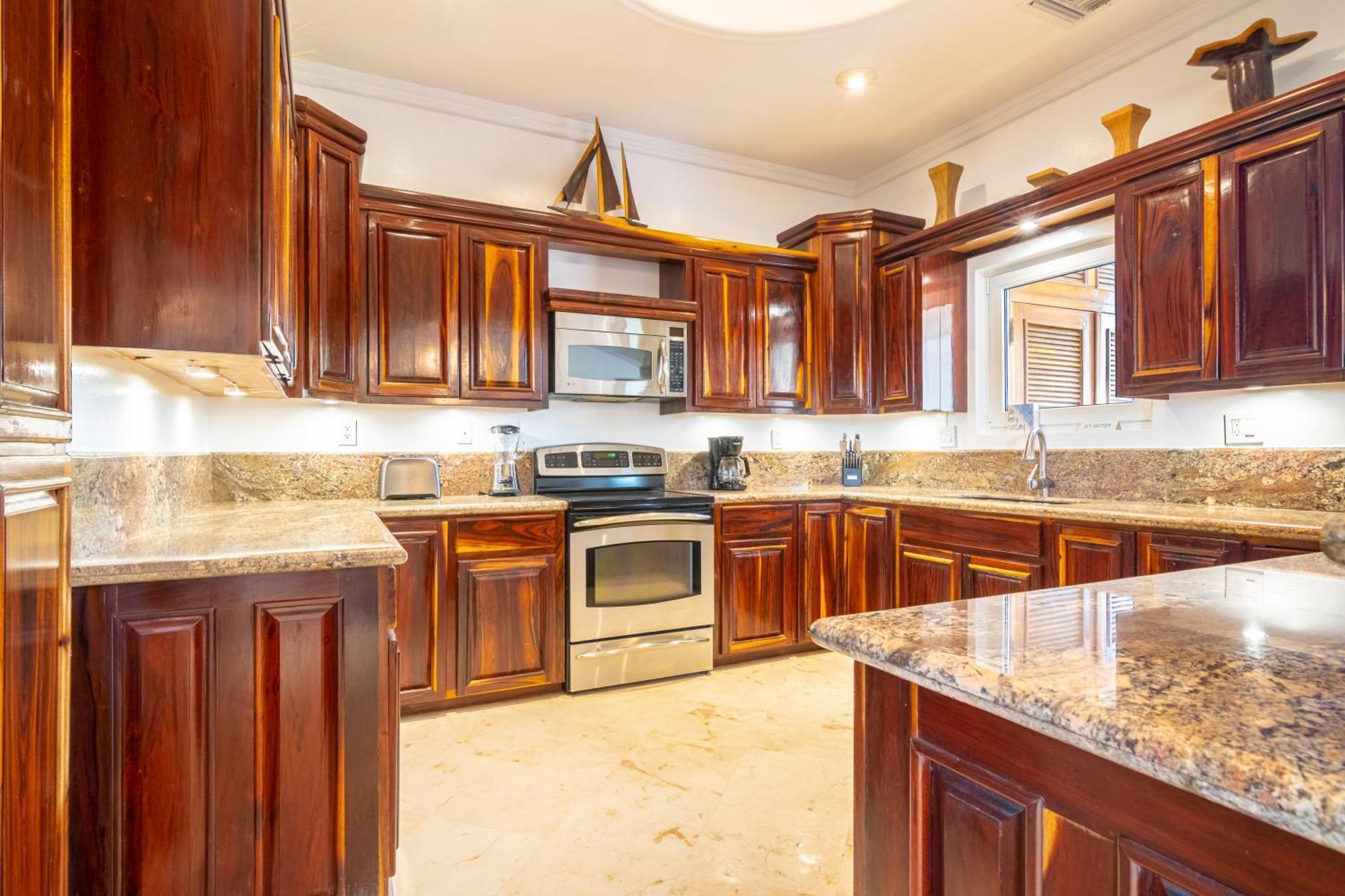 Belizean Cove Estates Luxury Beachfront Villa *