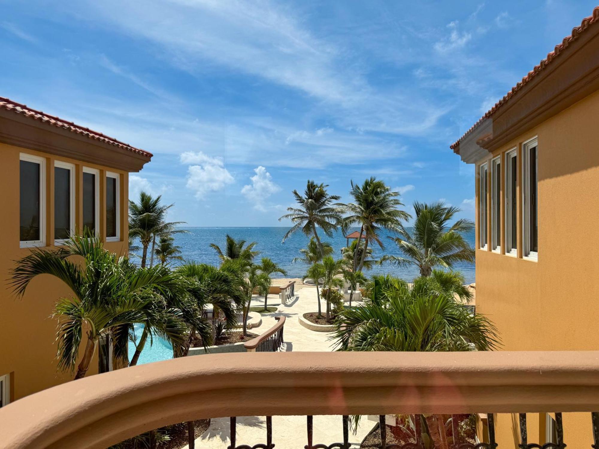 Villa Belizean Cove Estates Luxury Beachfront San Pedro (Ambergris Caye)