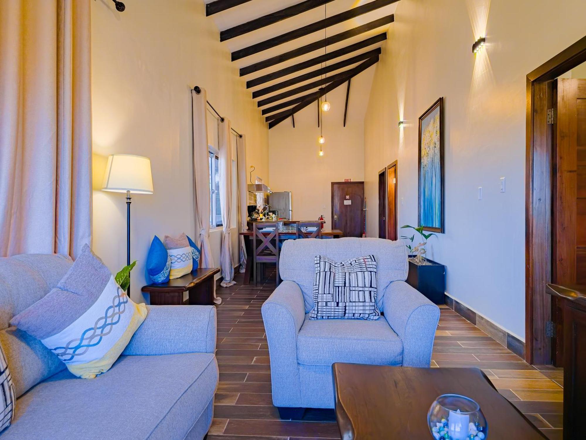 Louis' Hotel Placencia
