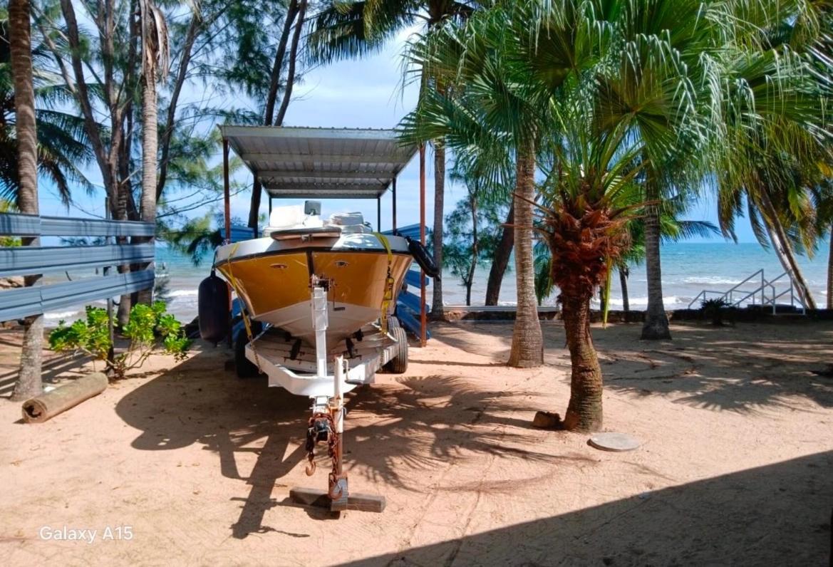 Villa Dove Escapes - One Bedroom Front Upper