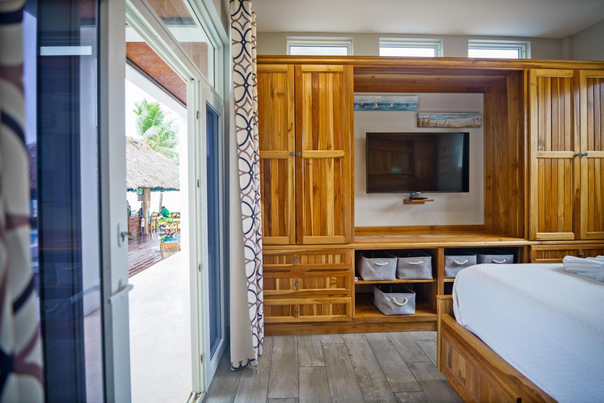 Ocean Breeze 3* Placencia