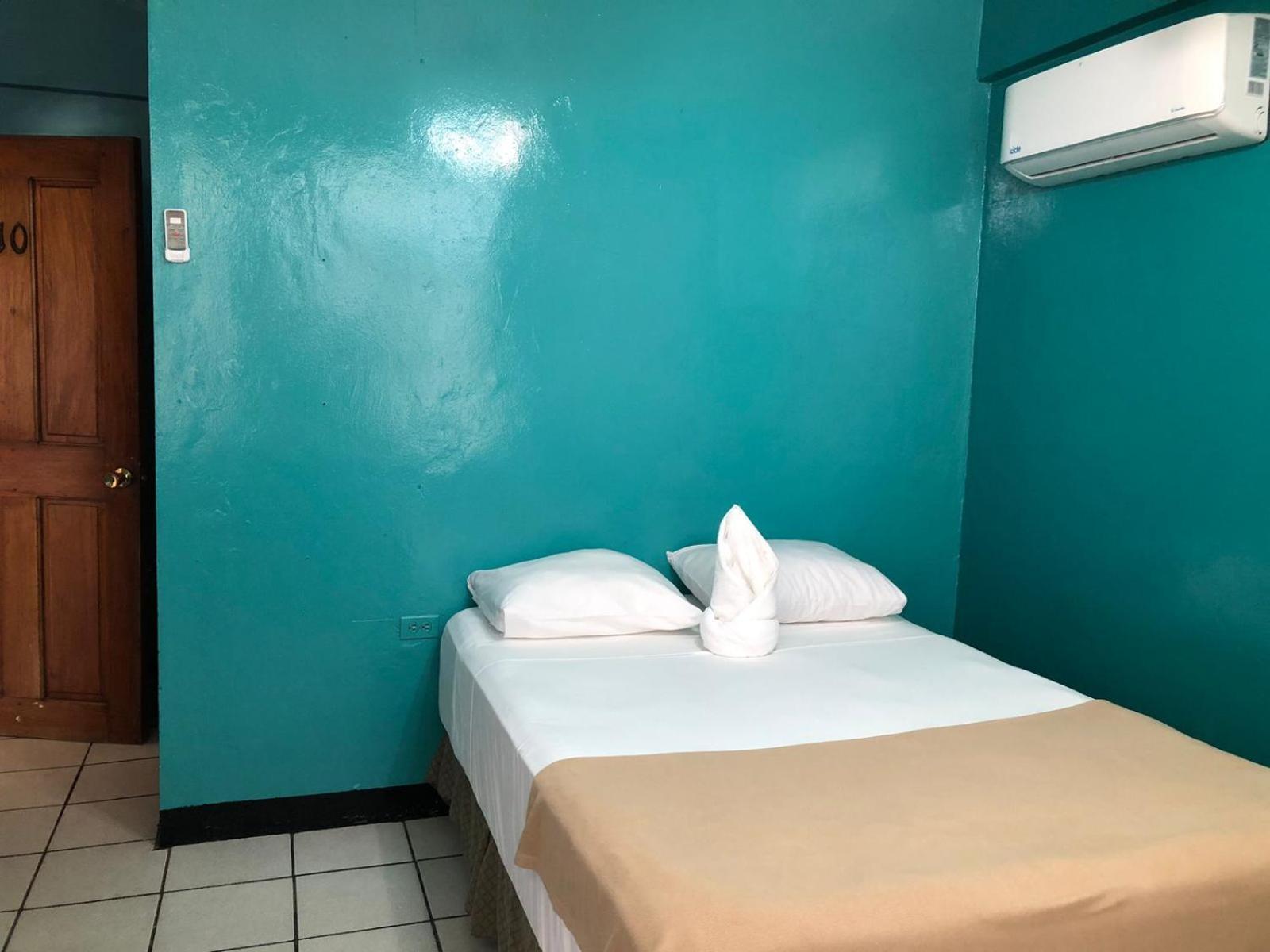 Chaleanor Hotel