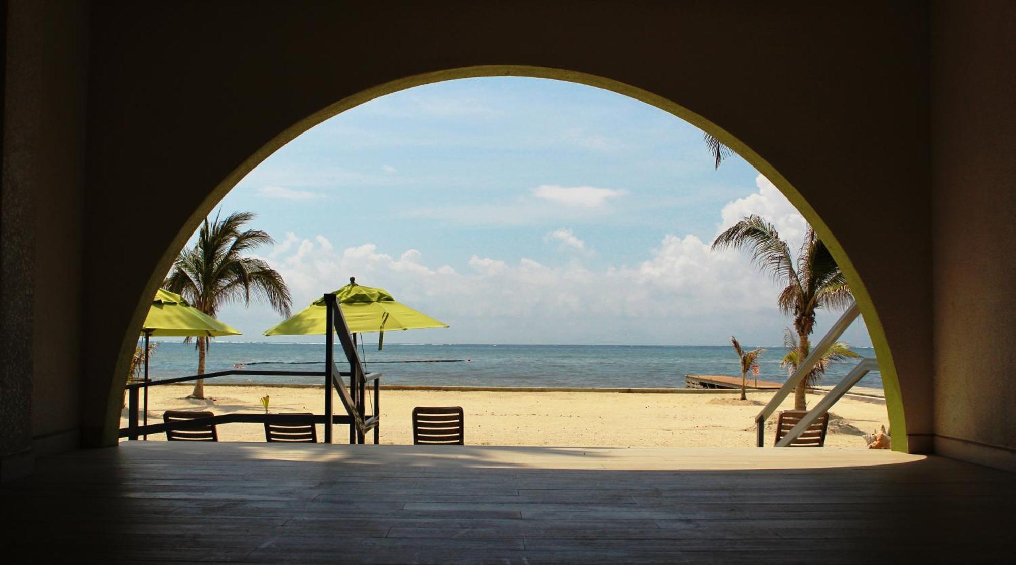 Bananas On The 3* San Pedro (Ambergris Caye)