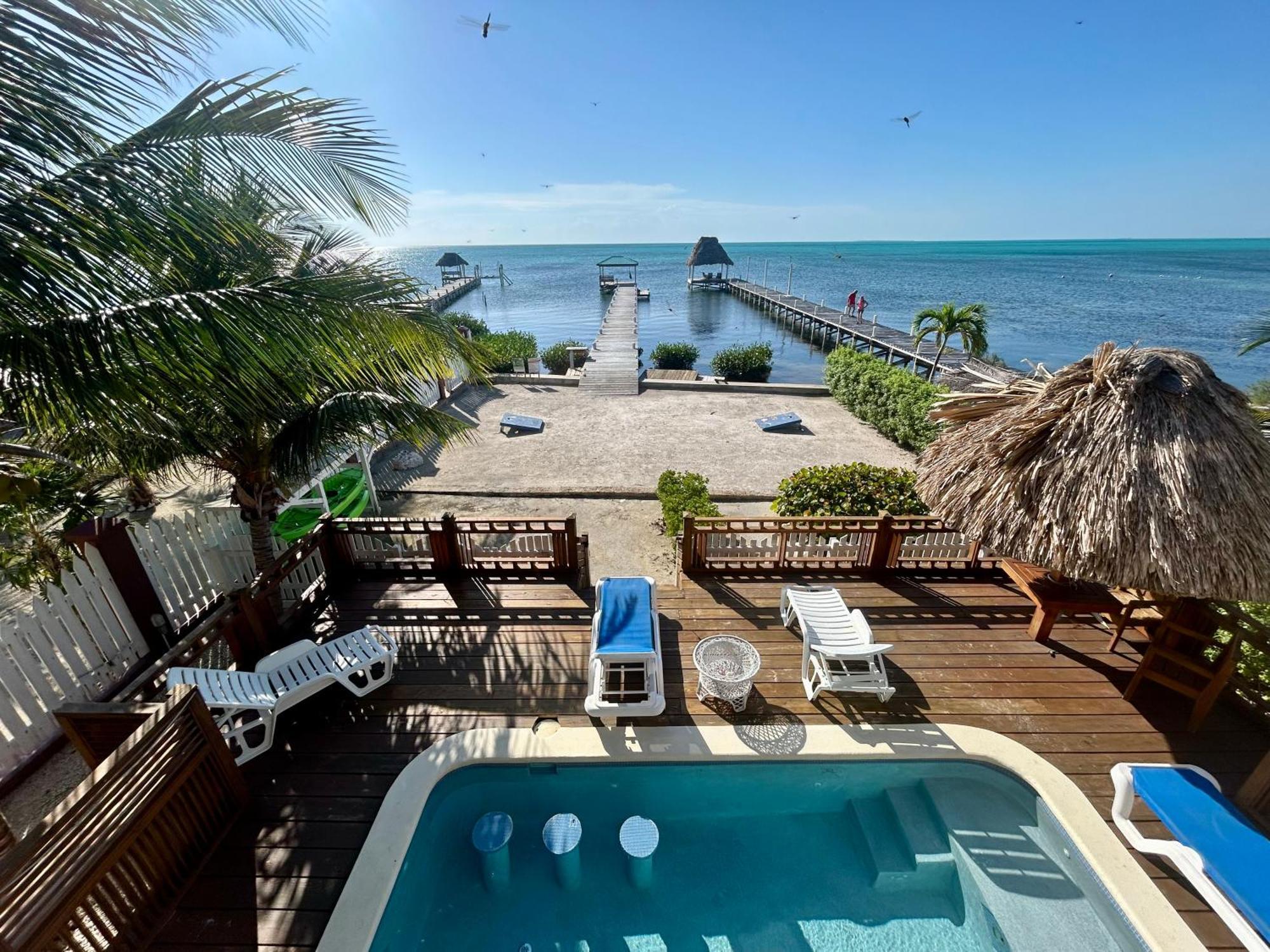 La Perla Azul House With Pool And 4 Seater Cart * San Pedro (Ambergris Caye)