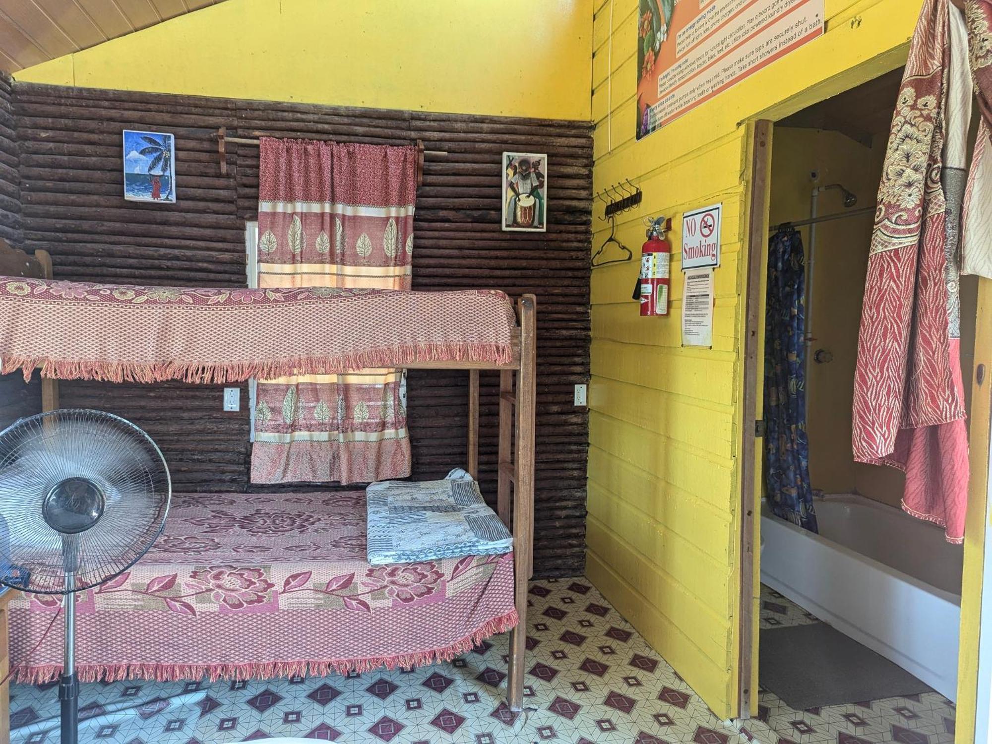 Palmento Grove Garifuna Eco-cultural & Healing Institute 2*