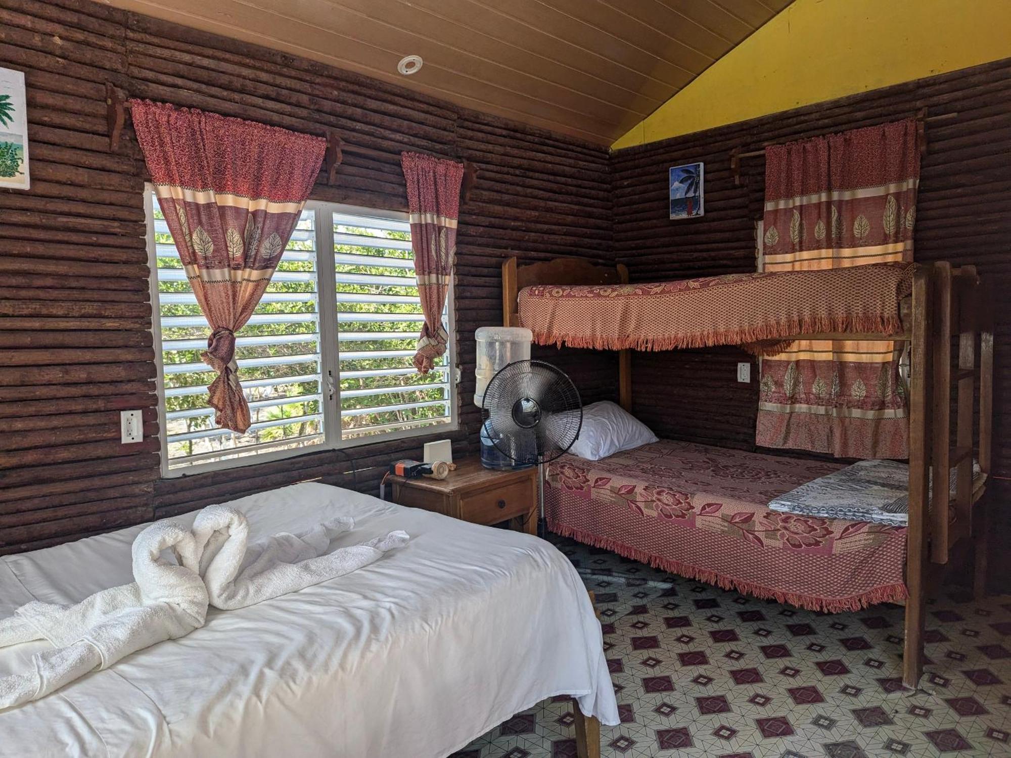 Bed & Breakfast Palmento Grove Garifuna Eco-cultural & Healing Institute