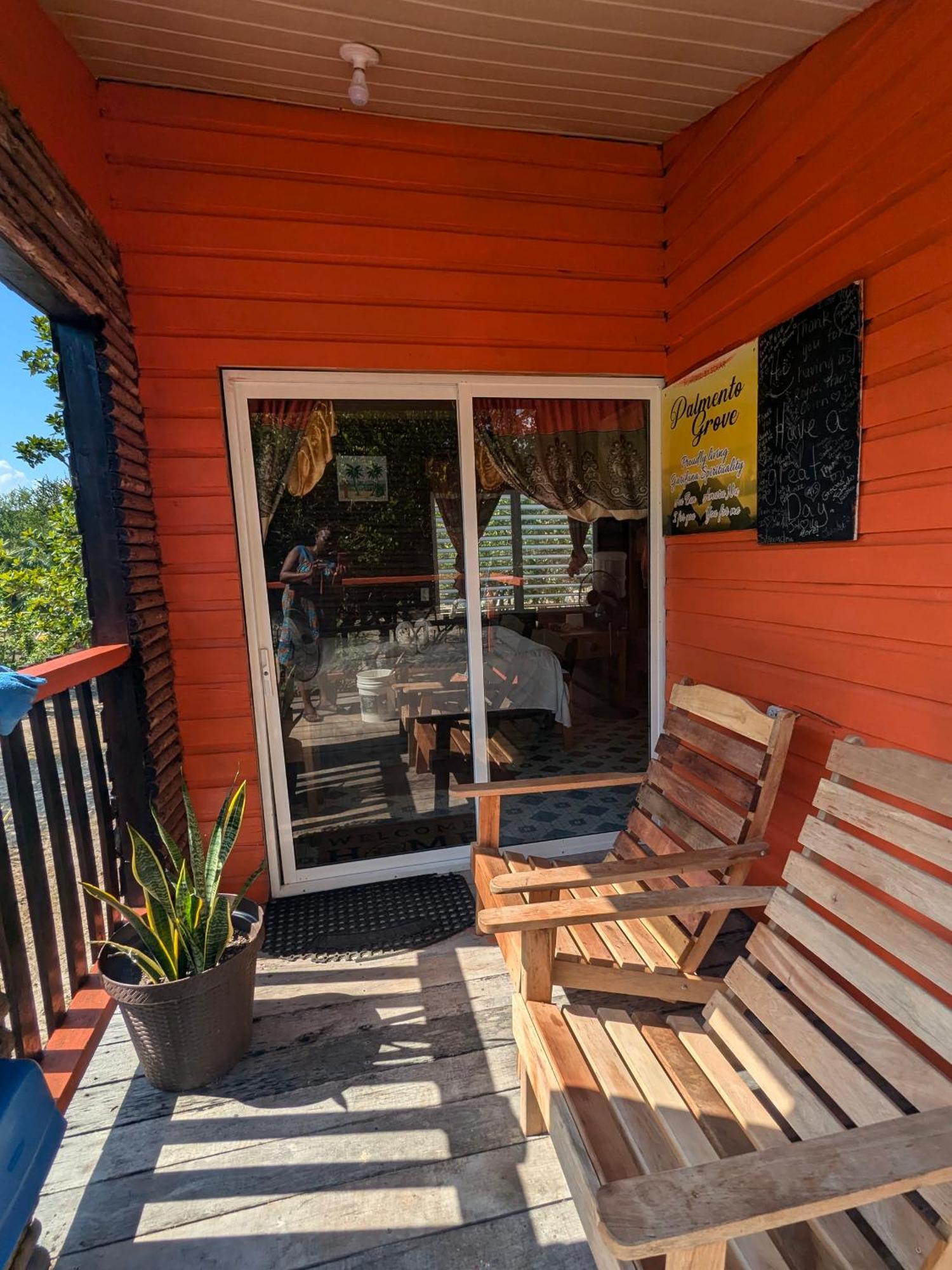 Bed & Breakfast Palmento Grove Garifuna Eco-cultural & Healing Institute