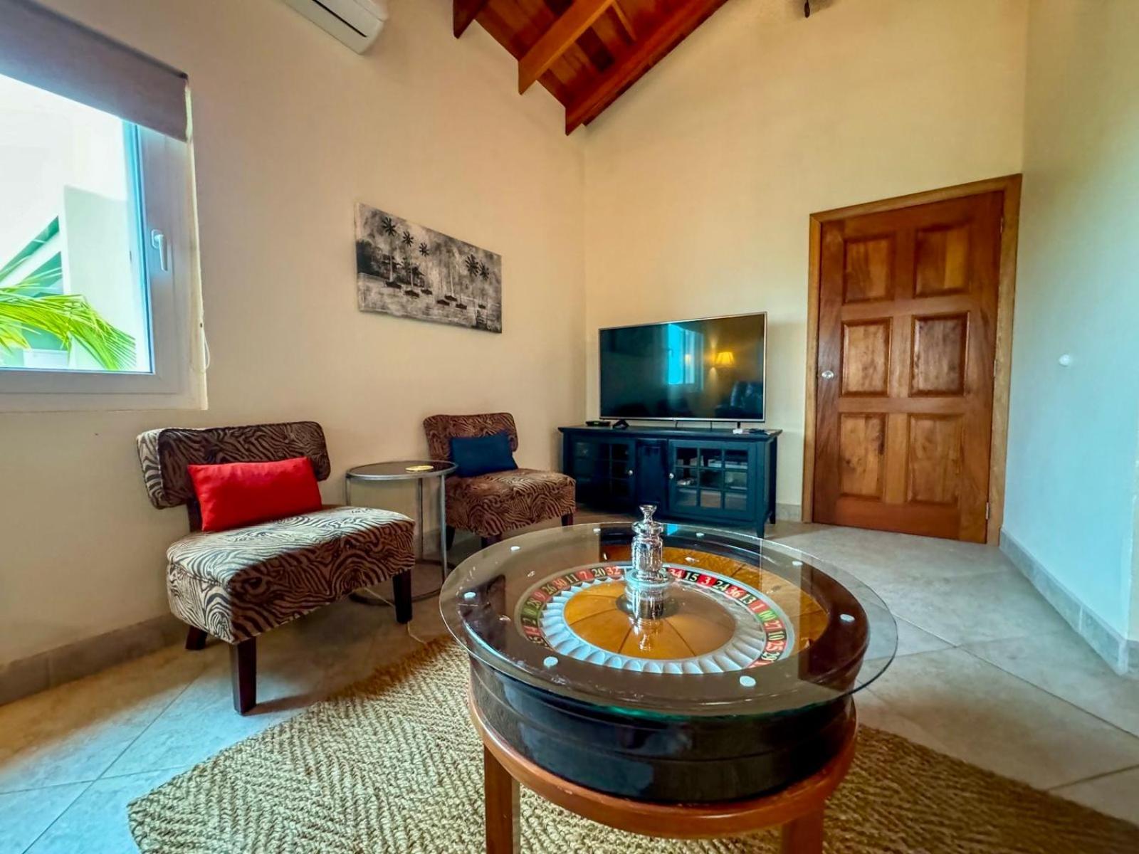 La Perla Azul House With Pool And 4 Seater Cart *