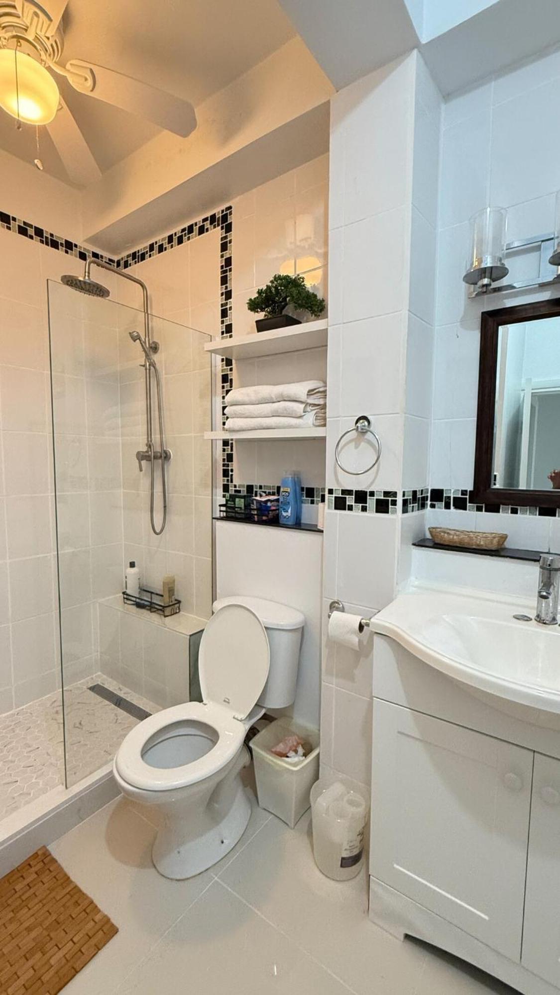 Apartment 2b 2b Modern Centrally Located Ac Seafront Caye Caulker