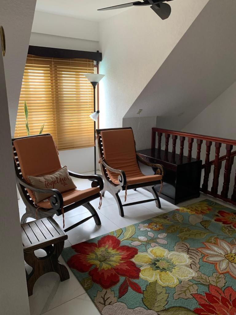 One South Place 3* Belize City