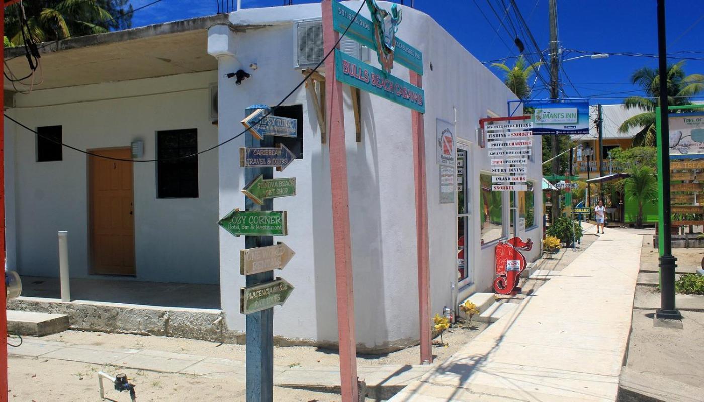 Imani's * Placencia