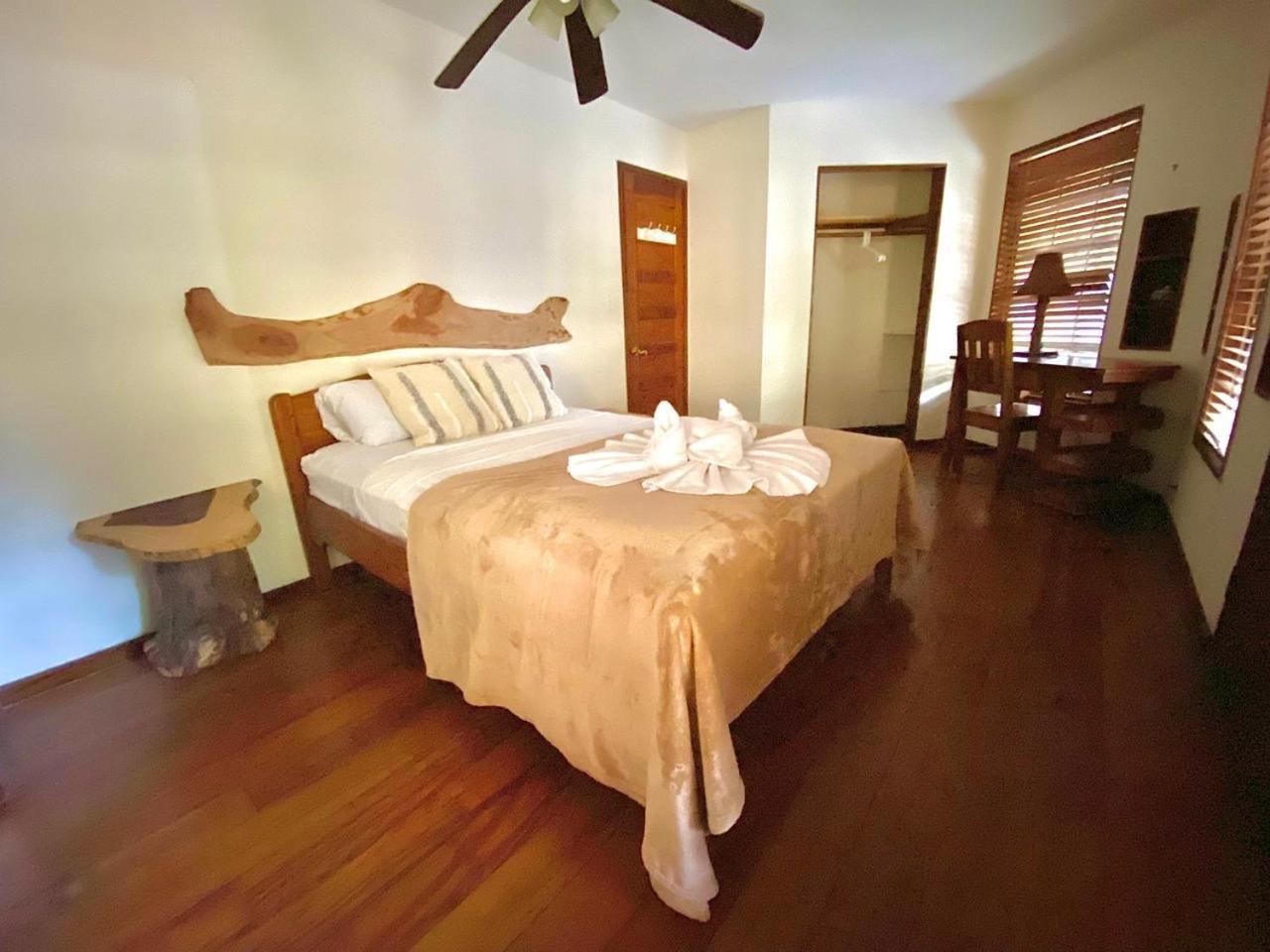 Kin Lodge Maya Beach