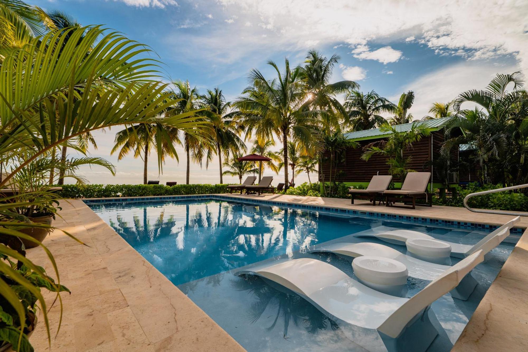 Coconut Row Boutique Guest house Hopkins