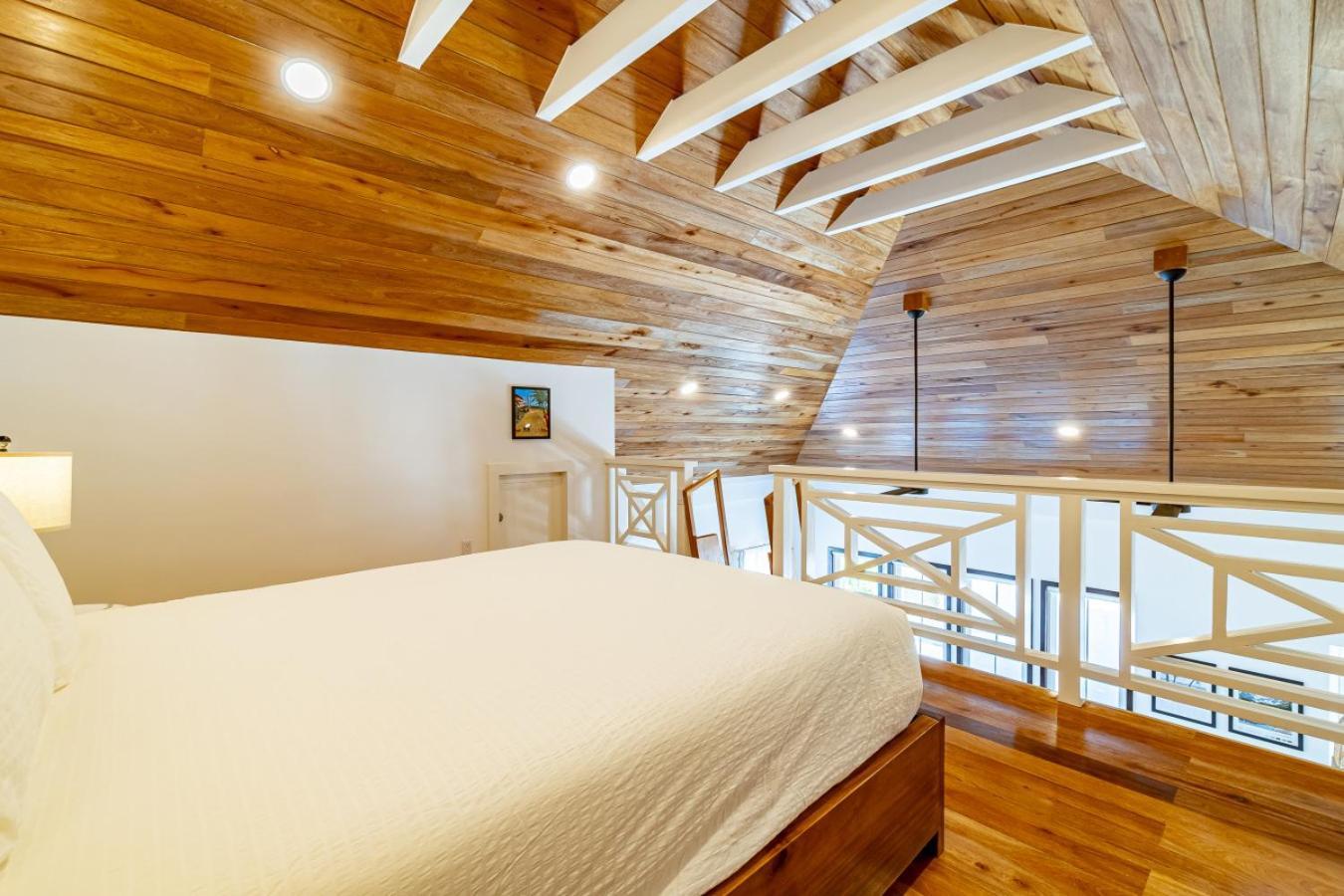 Casa Playa De Denver + Pool Club At Mahogany Bay Villa *