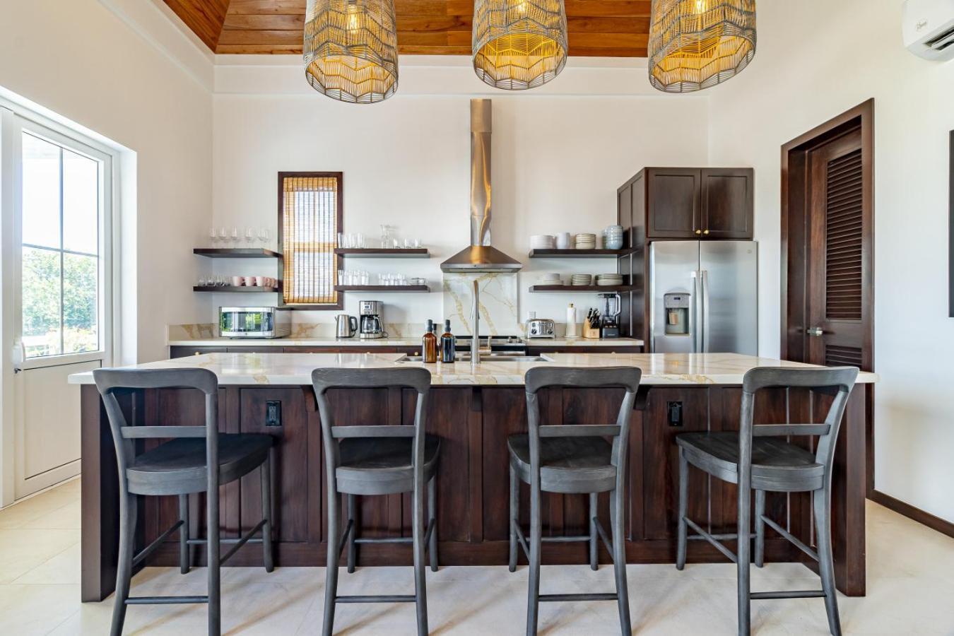 Villa Casa Playa De Denver + Pool Club At Mahogany Bay *