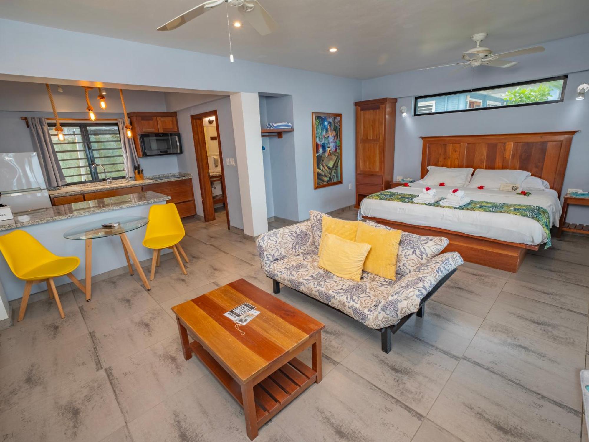 Hotel Maya Maya Beach