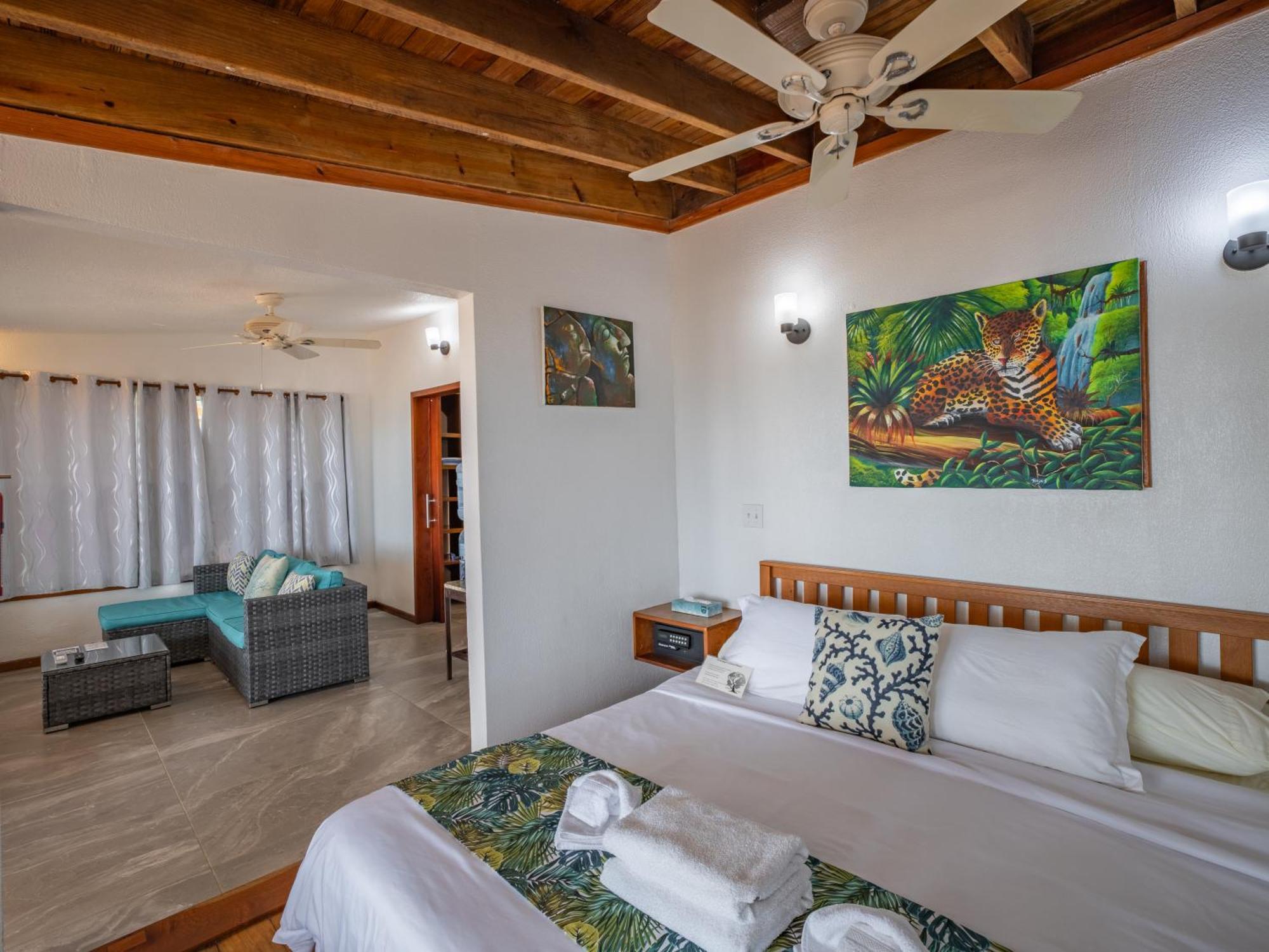 Hotel Maya Maya Beach