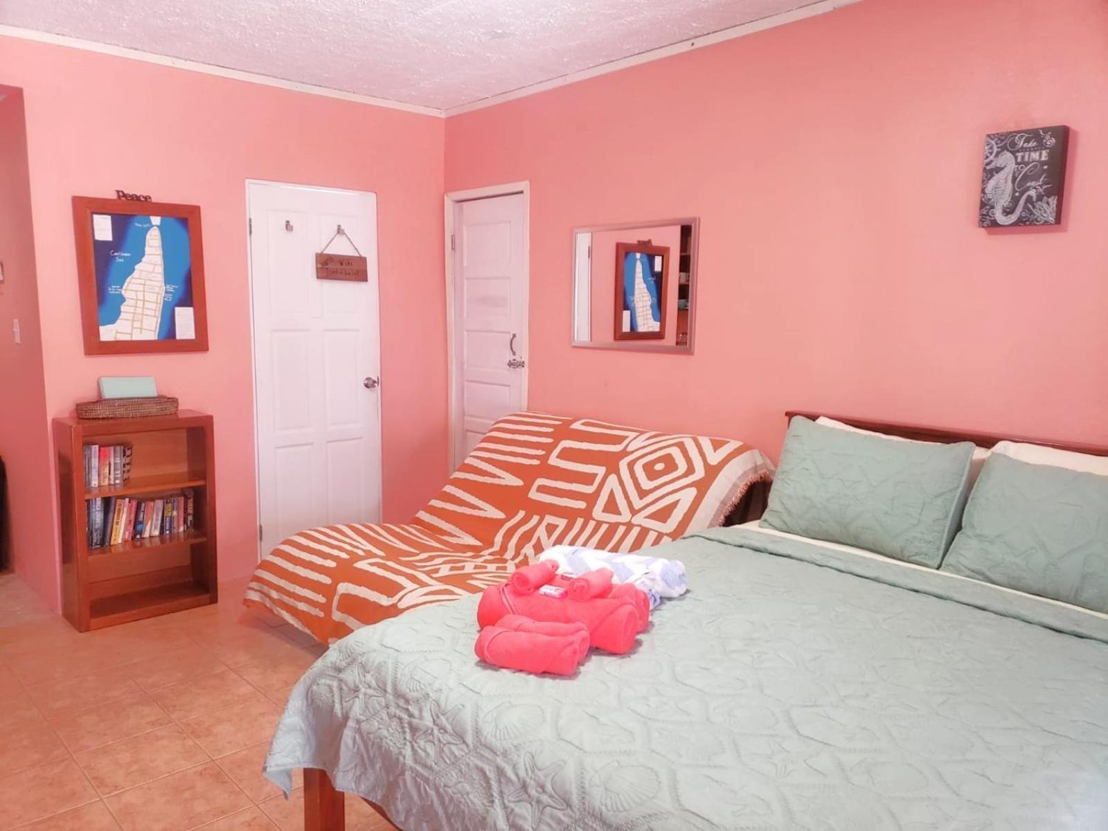 Club At Popeyes Apartment