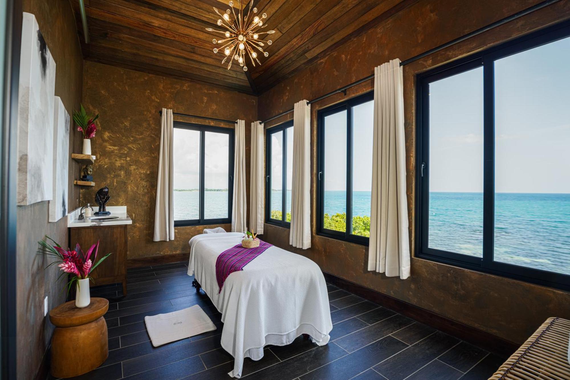 Hotel Prana Maya Island