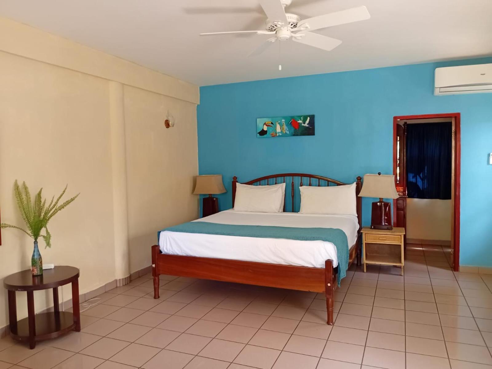 Hotel Black Orchid 3*
