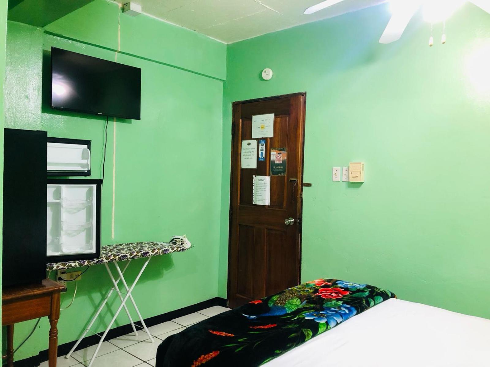Chaleanor Hotel 4*