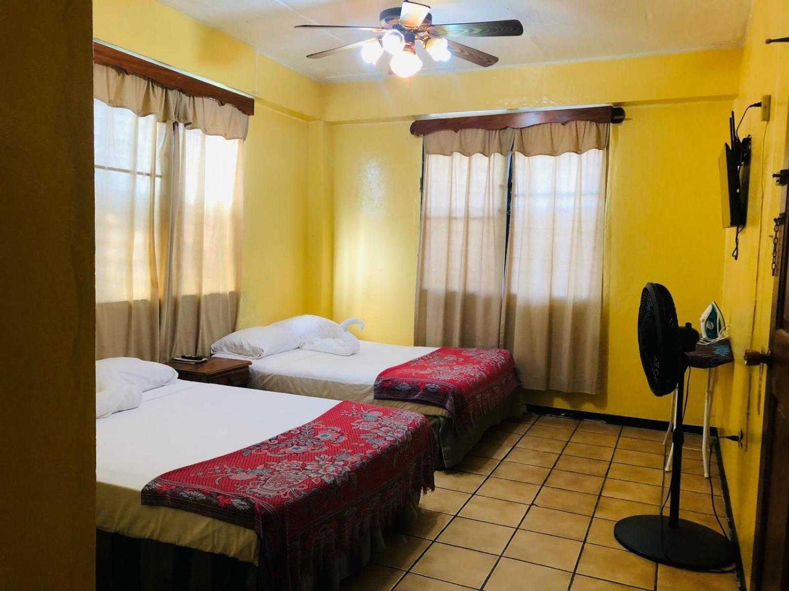 Hotel Chaleanor Dangriga