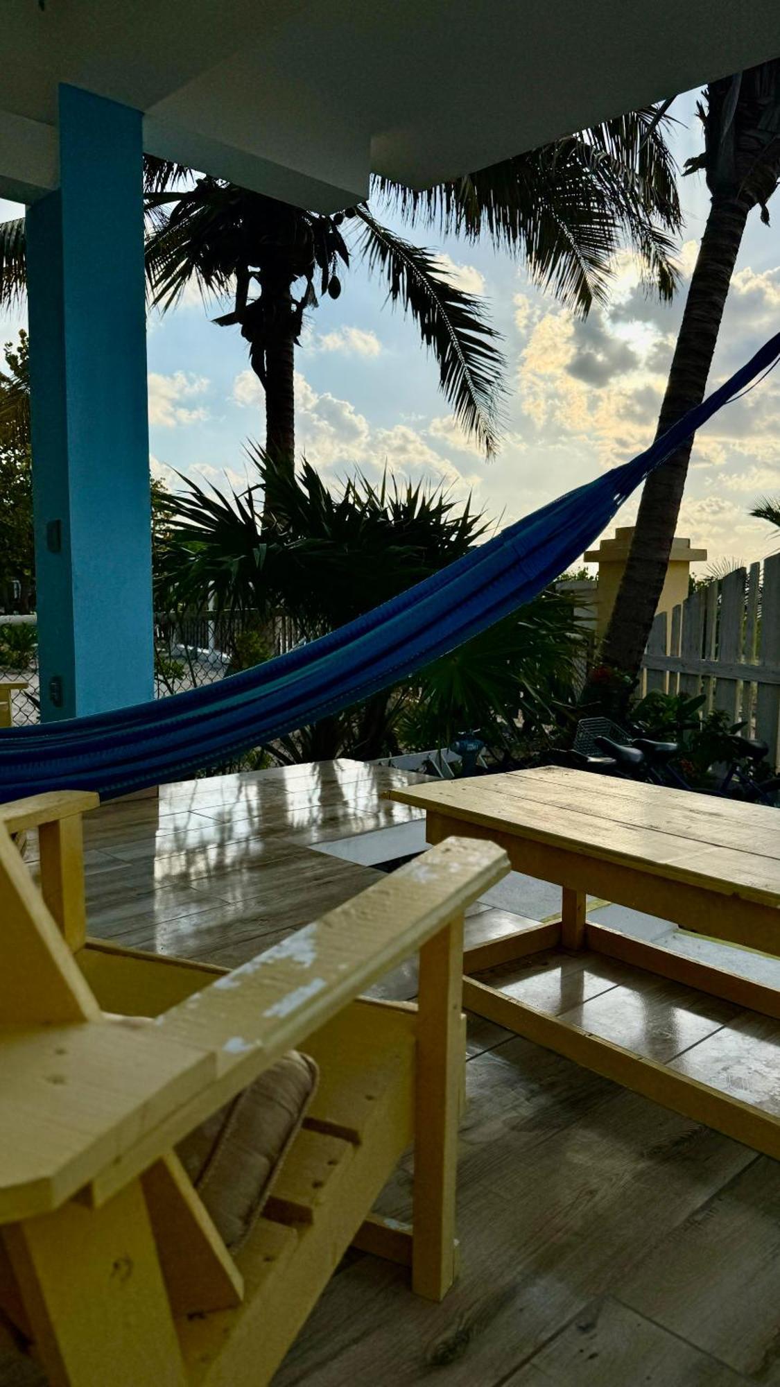 The Novelo Guest house Caye Caulker