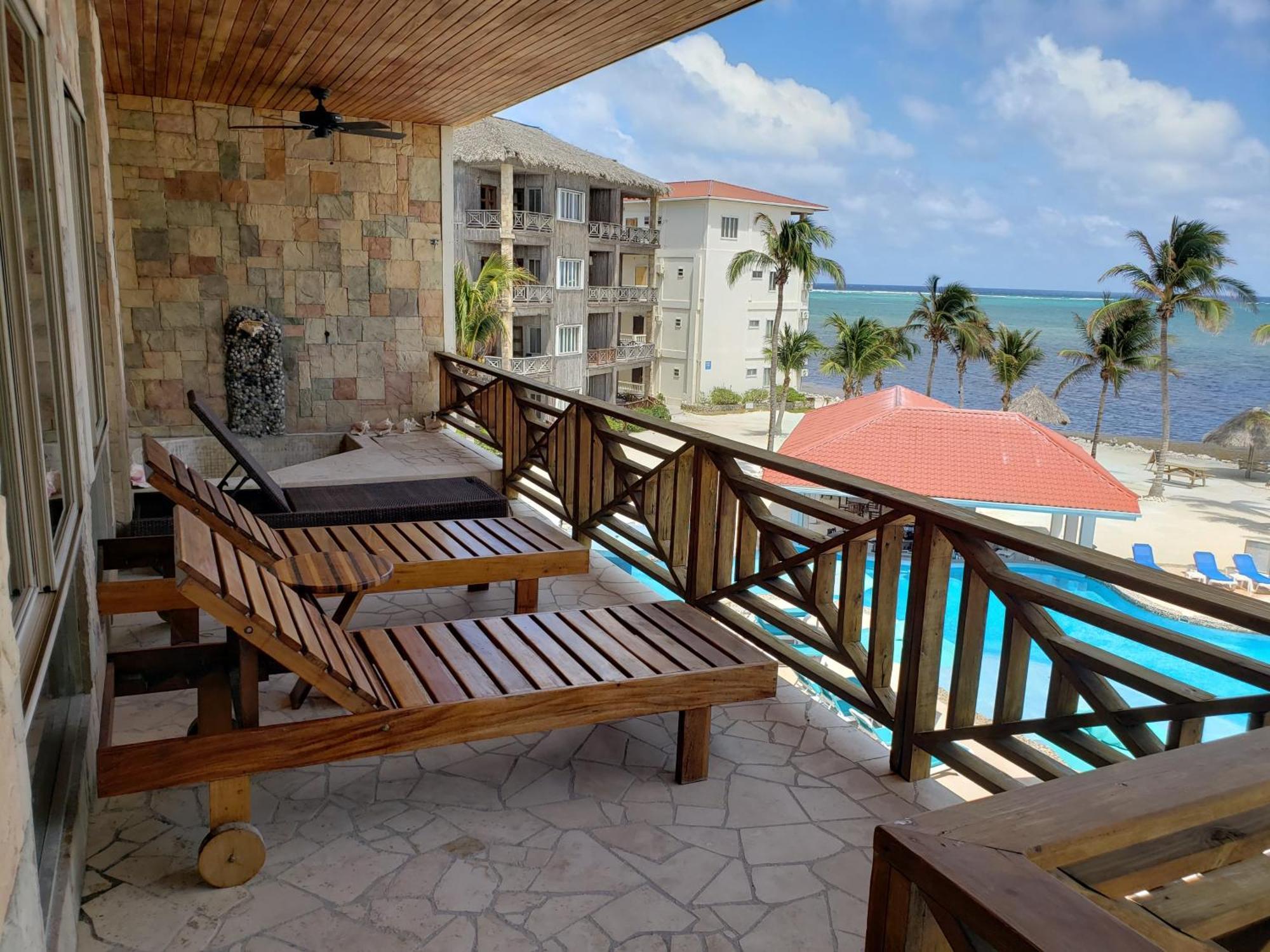 Oceans 23 * San Pedro (Ambergris Caye)