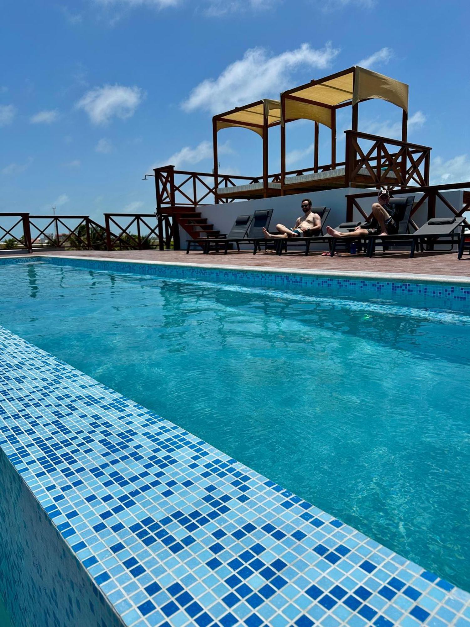 Sandbar Beachfront & Restaurant Hostel San Pedro (Ambergris Caye)
