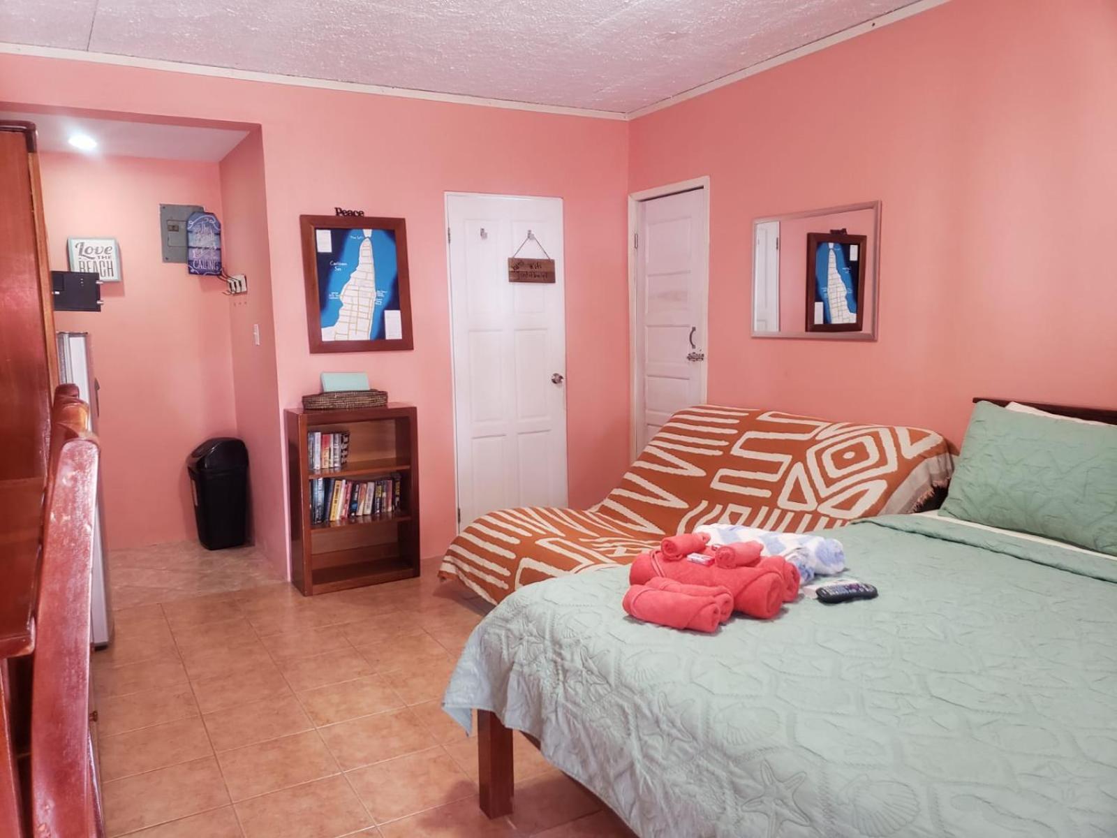 Apartment Club At Popeyes Caye Caulker