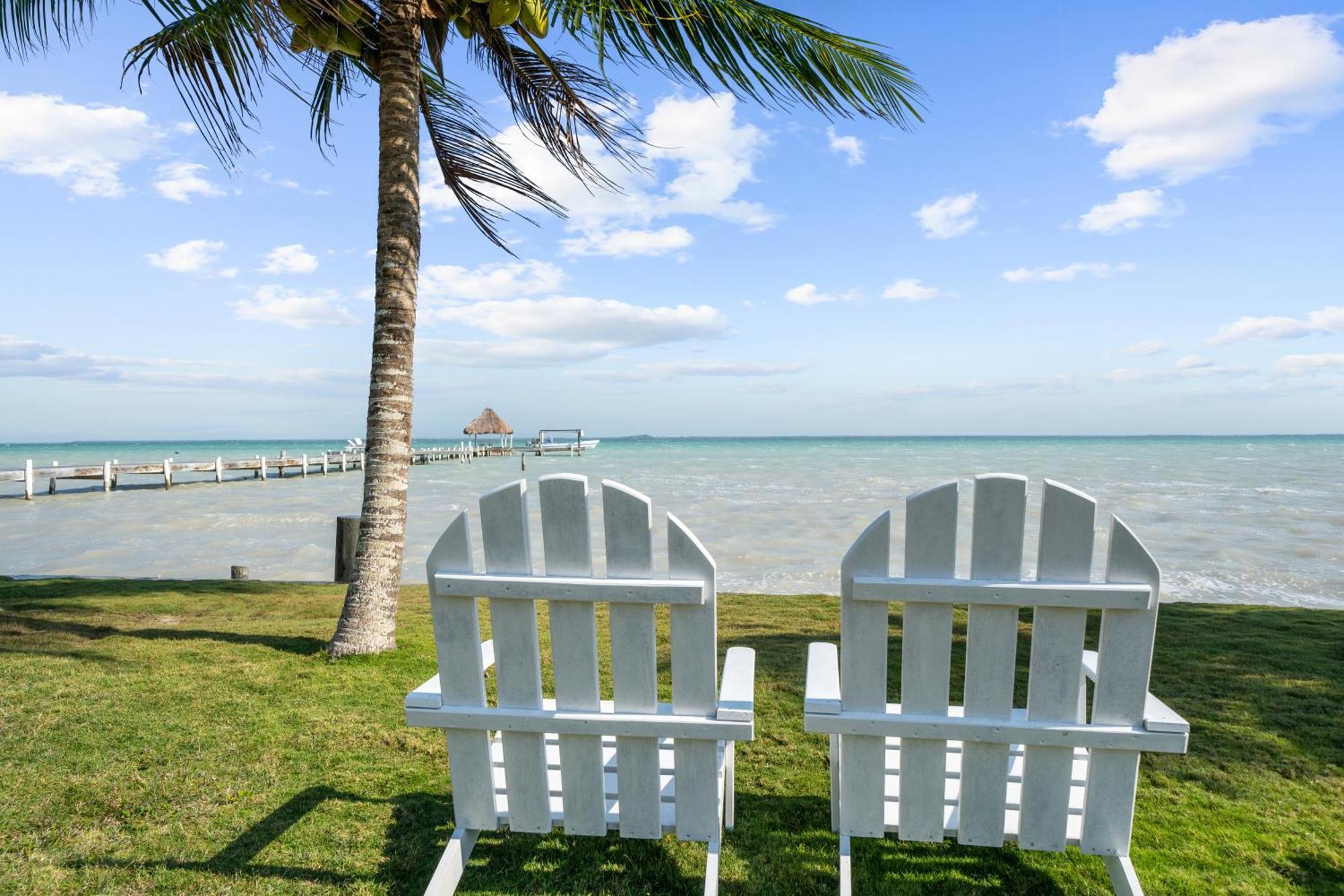 Tilt-ta-dock Belize Corozal