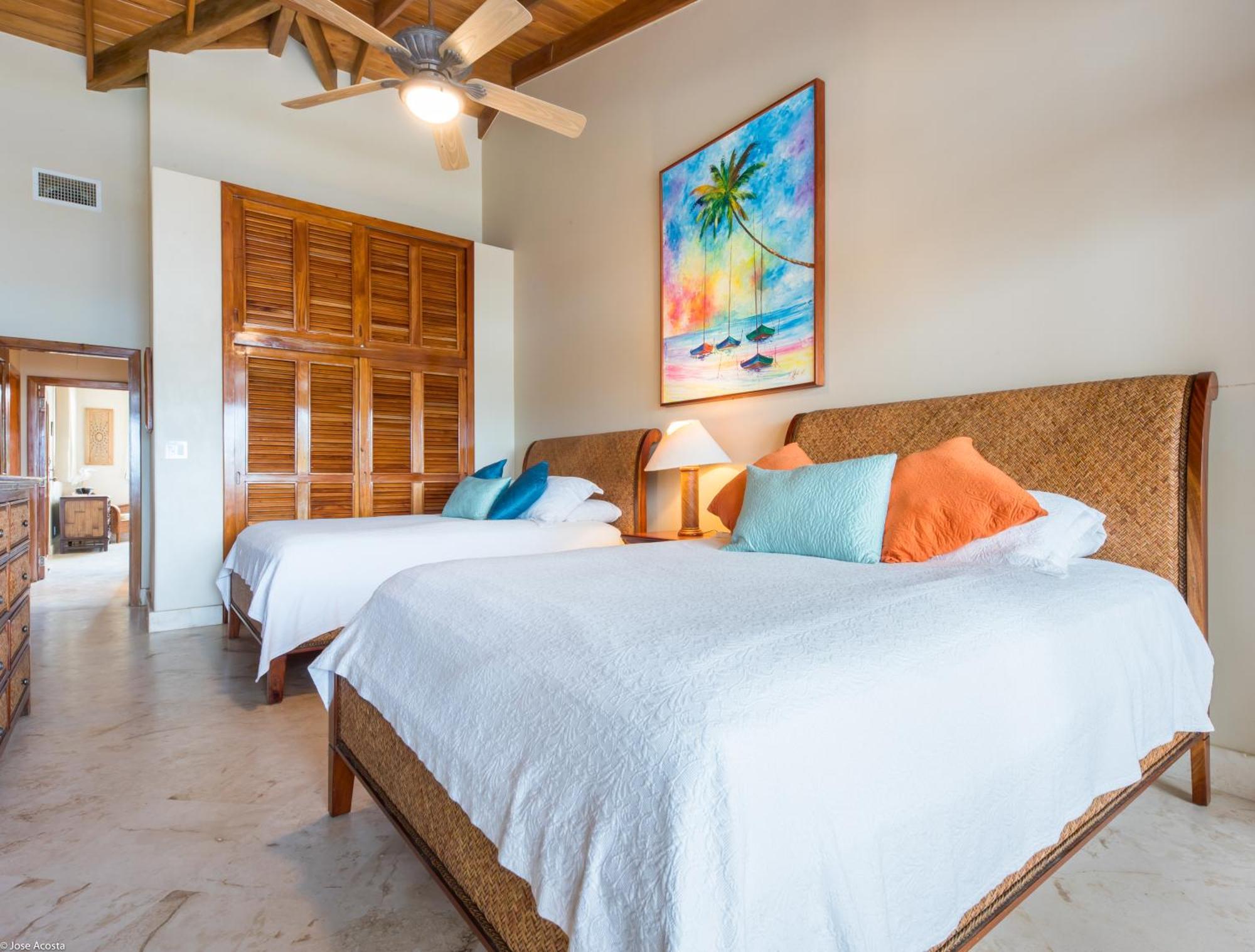 Villa Belizean Cove Estates Luxury Beachfront *