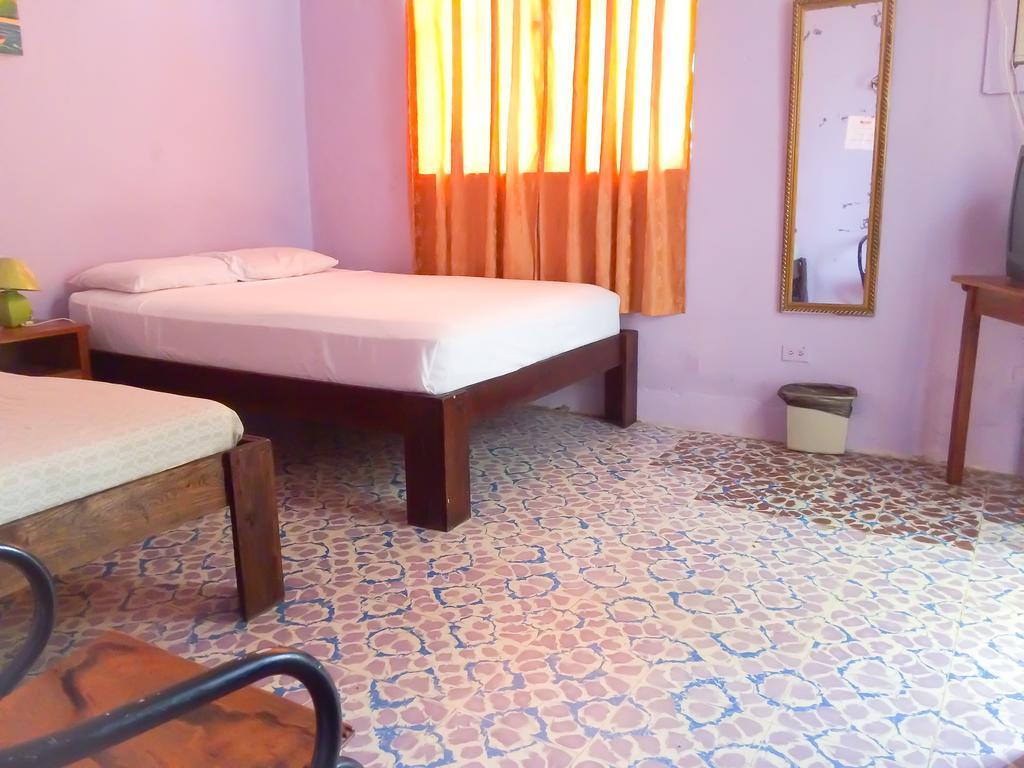 Caribbean Palms Inn *