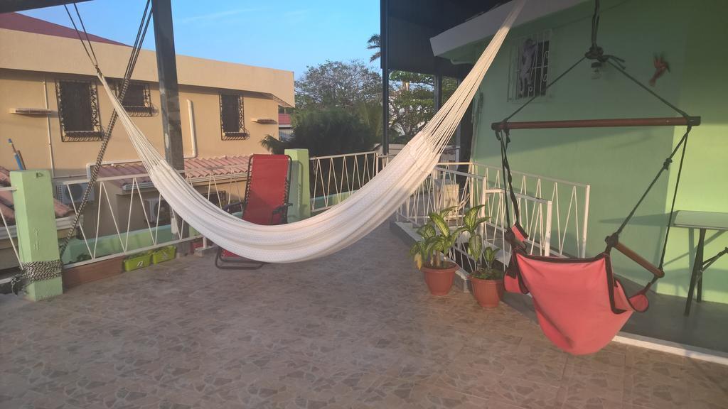 Hotel The Red Hut Belize City