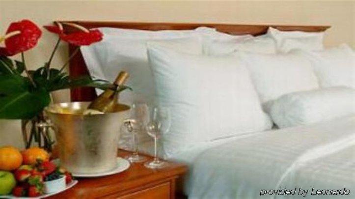 Hotel King Bed 4*
