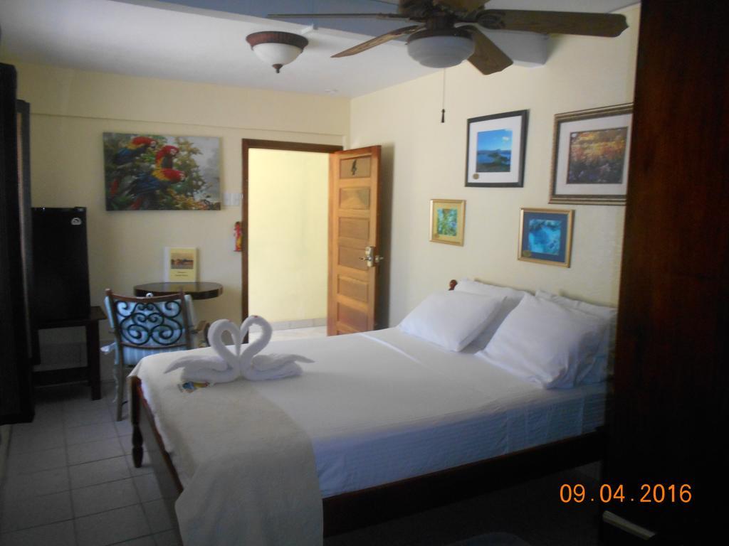 Alan's Paradise Hotel Placencia