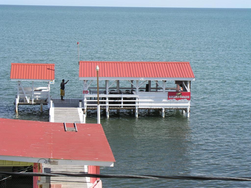 Alan's Paradise Hotel Placencia