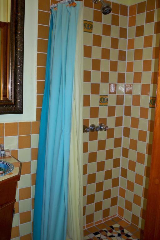 Alan's Paradise Hotel 3*